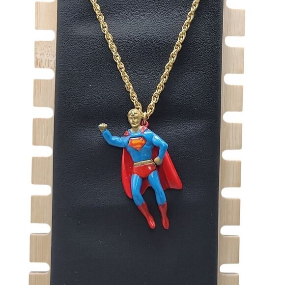 Superman Pendant Necklace DC Comics 22" Gold Tone Chain VTG 1978 Super Hero - Picture 1 of 10